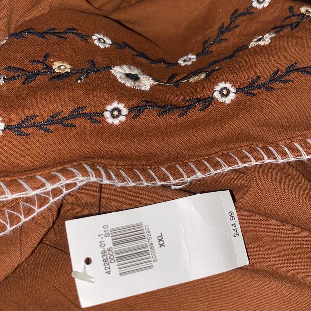 NEW Old Navy floral embroidered boho peasant top - Picture 4 of 9
